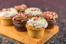 Load image into Gallery viewer, Cupcakes 6-Pack
